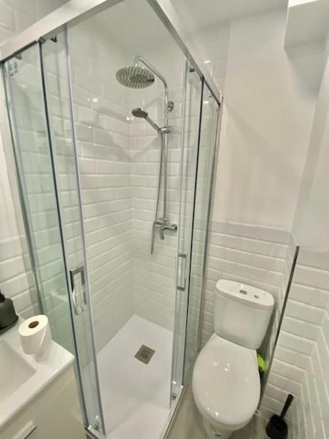 Estudio Nuevo Y Con Piscina 贝纳尔马德纳 外观 照片