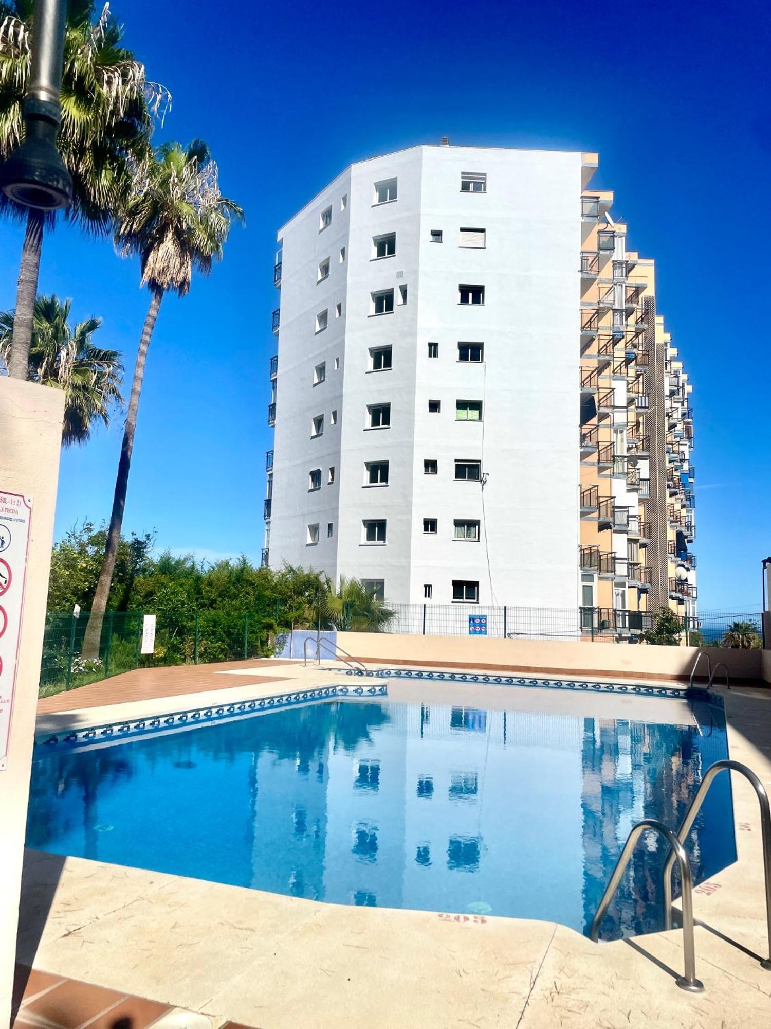 Estudio Nuevo Y Con Piscina 贝纳尔马德纳 外观 照片